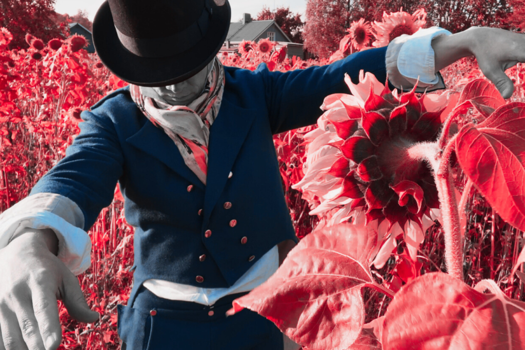 Poliphilos hides the oldest child